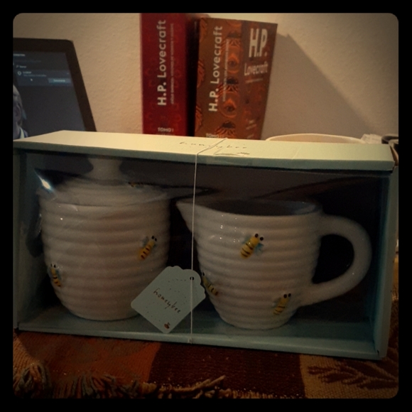 Home Esssencials Other - Home Essentials Honey Bee Sugar Bowl and Creamer S